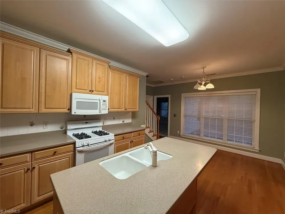 2208 Anchoridge Avenue High Point, NC 27265