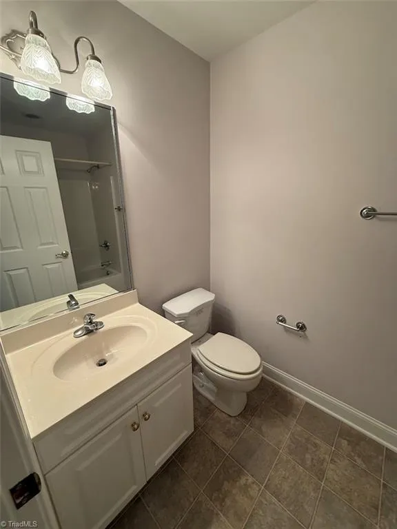2208 Anchoridge Avenue High Point, NC 27265