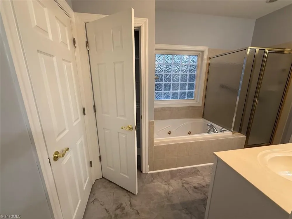 2208 Anchoridge Avenue High Point, NC 27265
