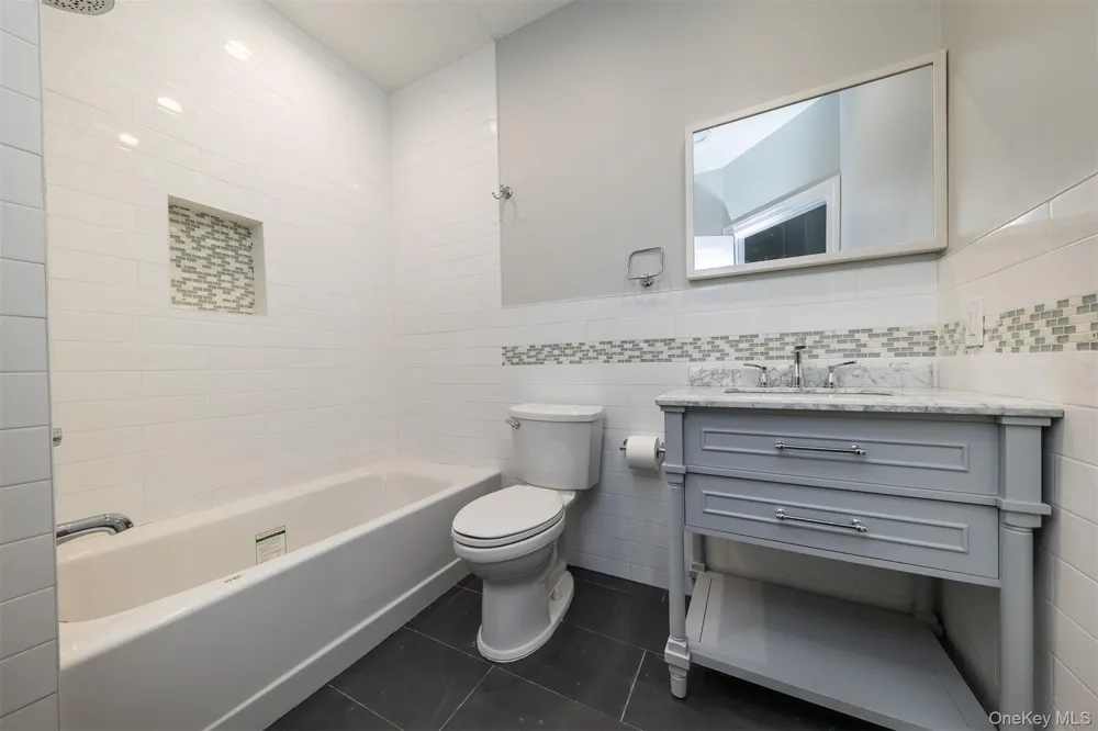 57 Earle Ave #1st Floor Lynbrook, NY 11563