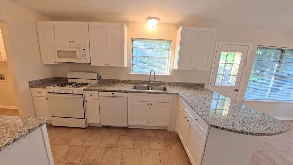 617 E TYLER STREET Richardson, TX 75081