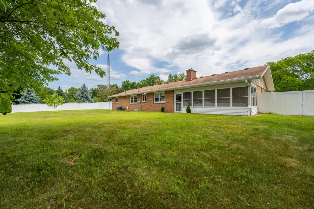 5980 Willow Creek Path Stevensville, MI 49127