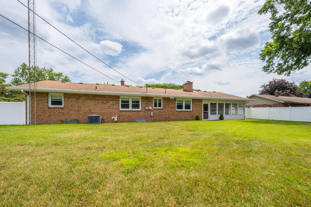 5980 Willow Creek Path Stevensville, MI 49127