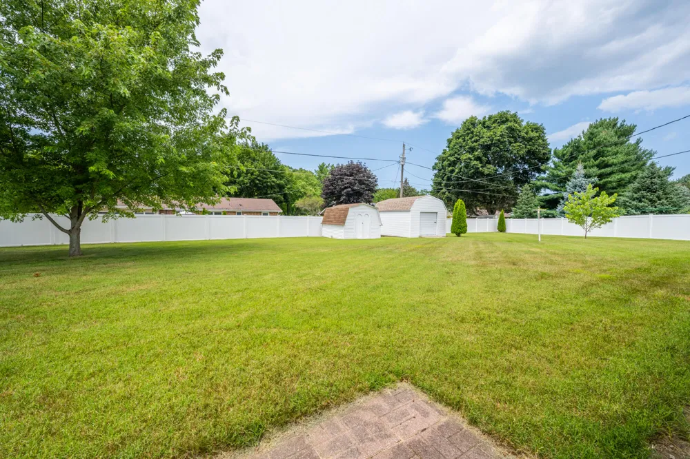 5980 Willow Creek Path Stevensville, MI 49127