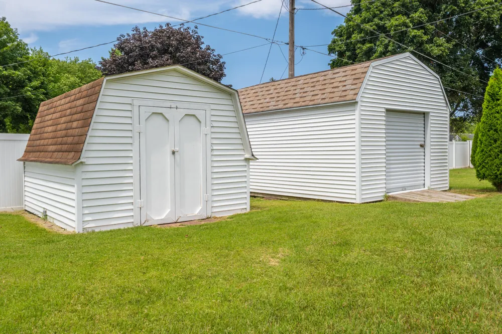 5980 Willow Creek Path Stevensville, MI 49127