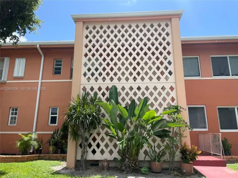 3430 SW 10th St #3