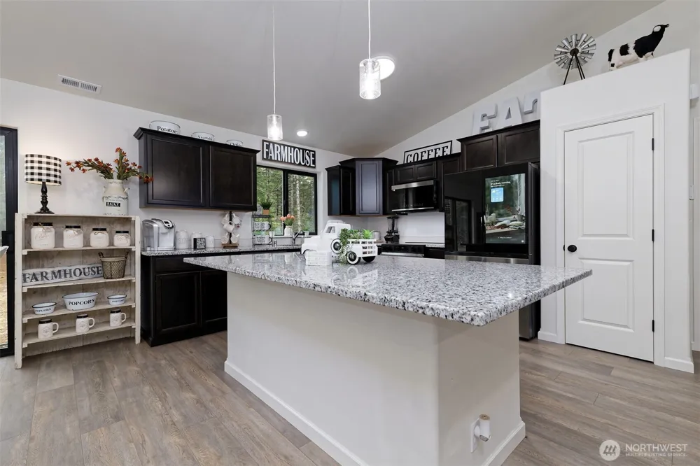19 Raven Lane Elma, WA 98541