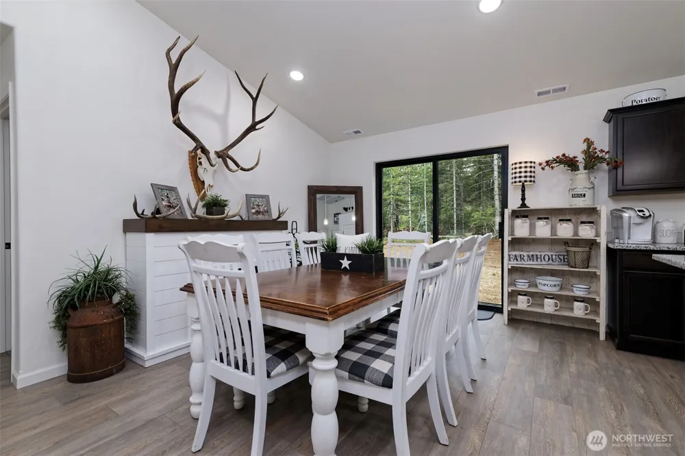 19 Raven Lane Elma, WA 98541