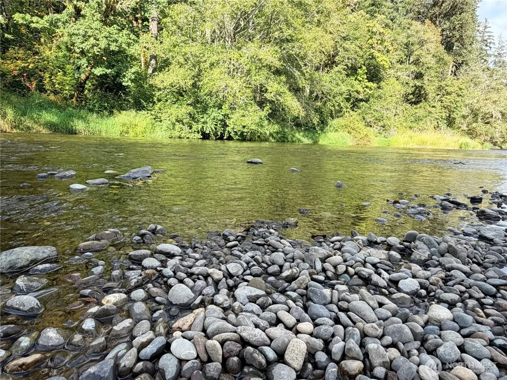 19 Raven Lane Elma, WA 98541