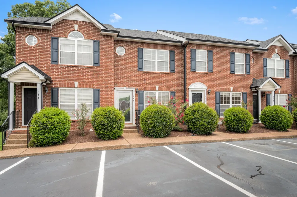 340 Stewarts Landing Cir Smyrna, TN 37167