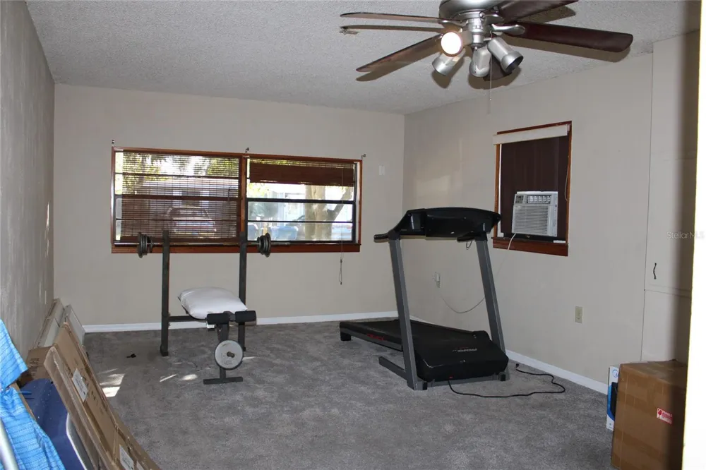 6121 56TH AVENUE St Petersburg, FL 33709