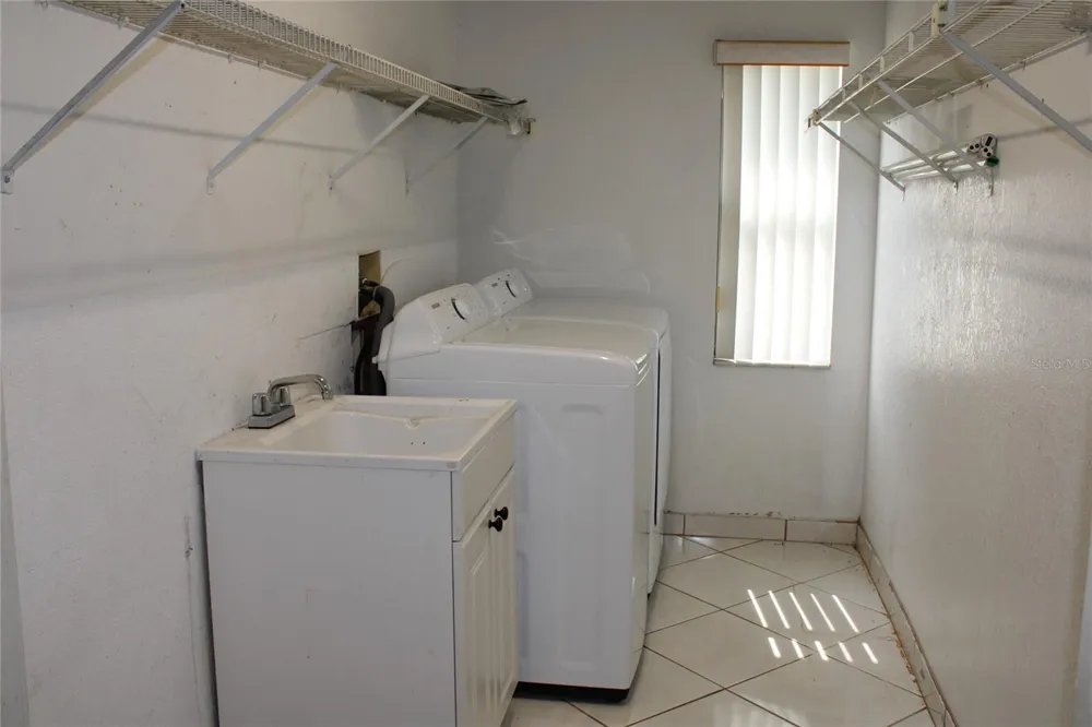 6121 56TH AVENUE St Petersburg, FL 33709