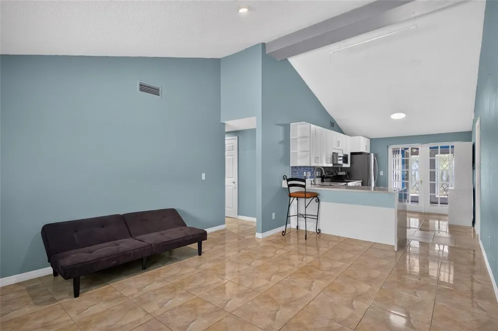 6711 GLEN FOREST COURT Tampa, FL 33615