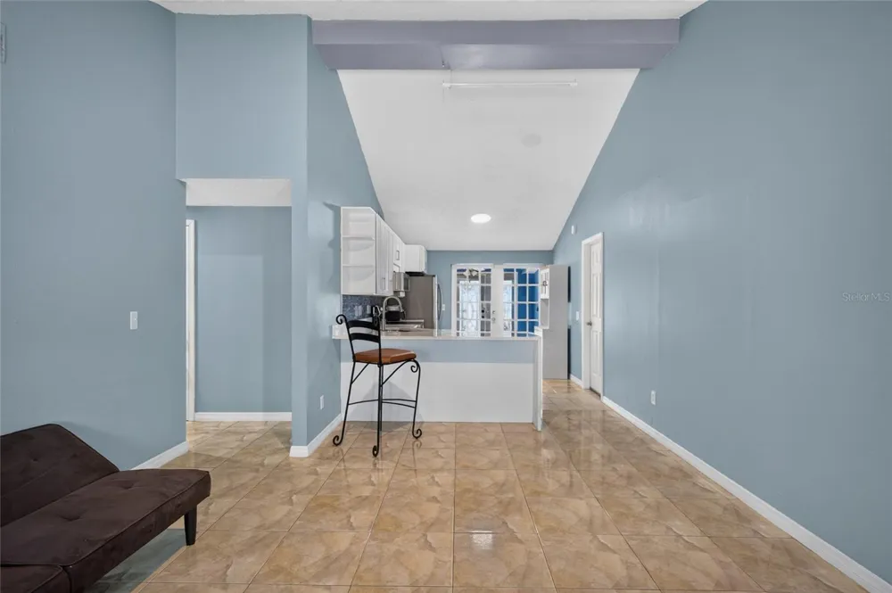 6711 GLEN FOREST COURT Tampa, FL 33615