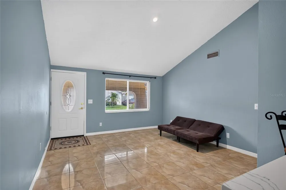 6711 GLEN FOREST COURT Tampa, FL 33615