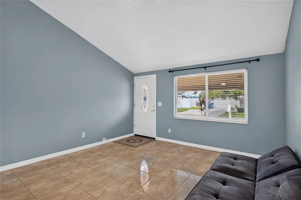 6711 GLEN FOREST COURT Tampa, FL 33615