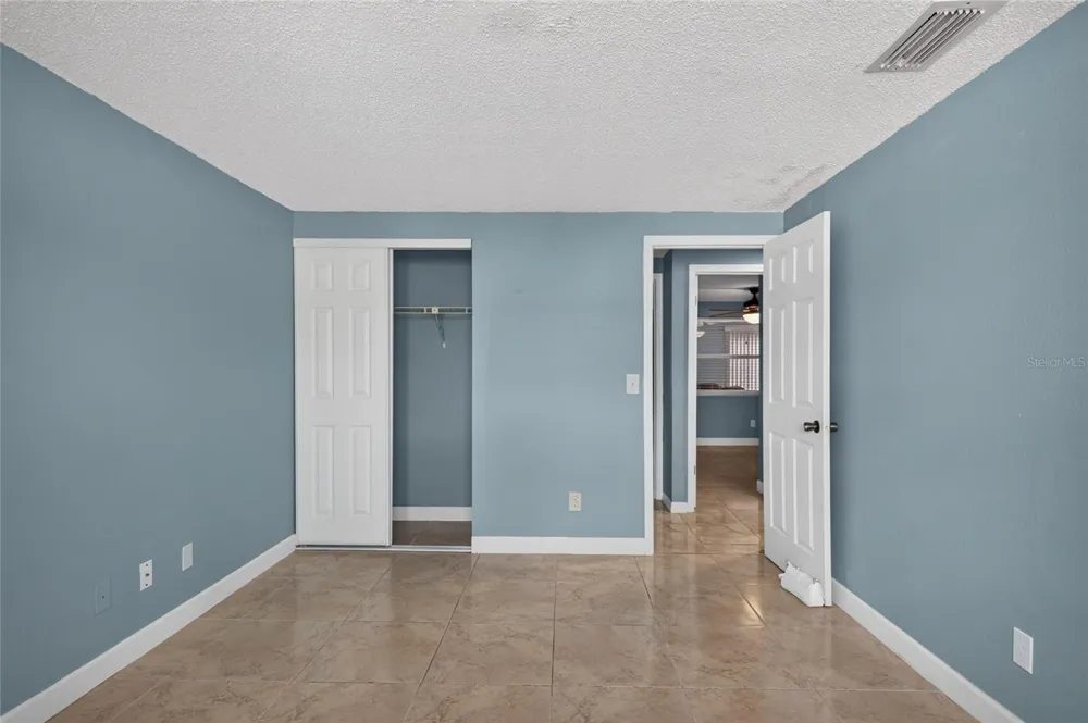 6711 GLEN FOREST COURT Tampa, FL 33615