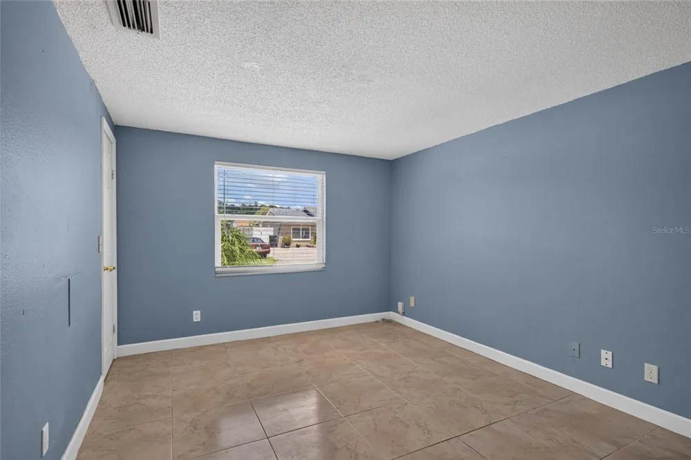 6711 GLEN FOREST COURT Tampa, FL 33615