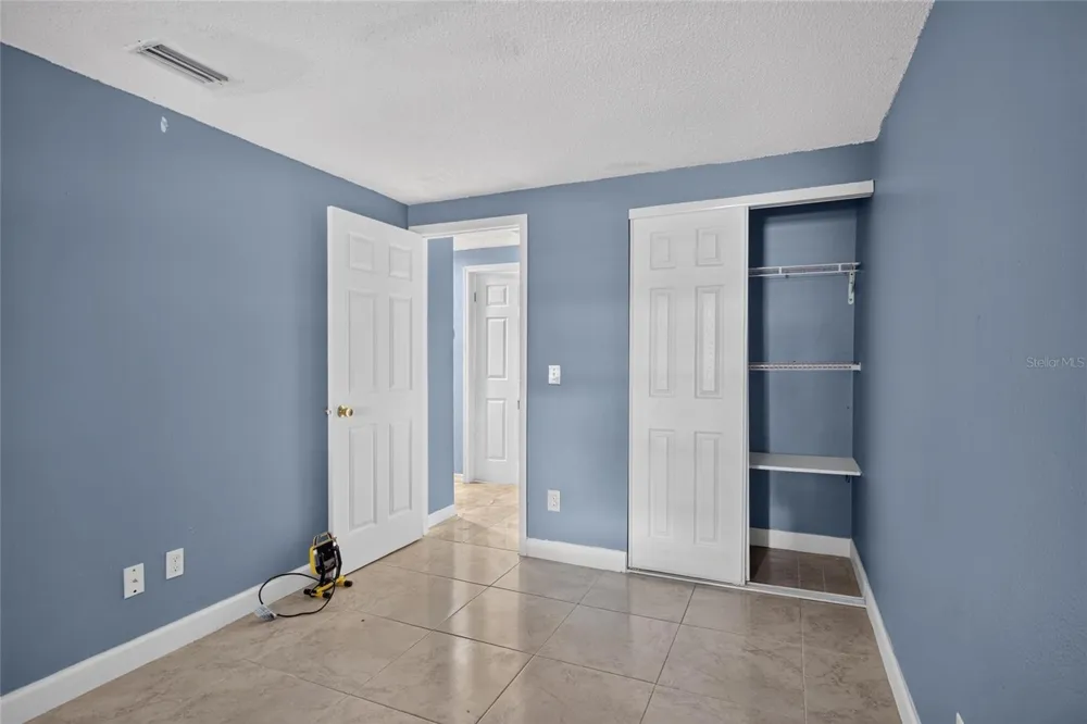 6711 GLEN FOREST COURT Tampa, FL 33615