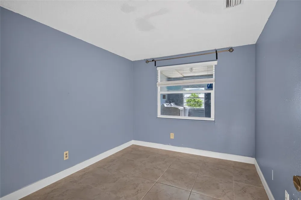 6711 GLEN FOREST COURT Tampa, FL 33615