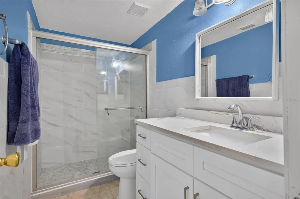 6711 GLEN FOREST COURT Tampa, FL 33615