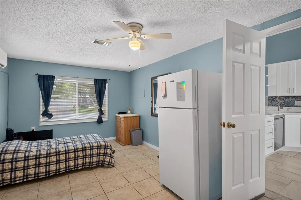 6711 GLEN FOREST COURT Tampa, FL 33615