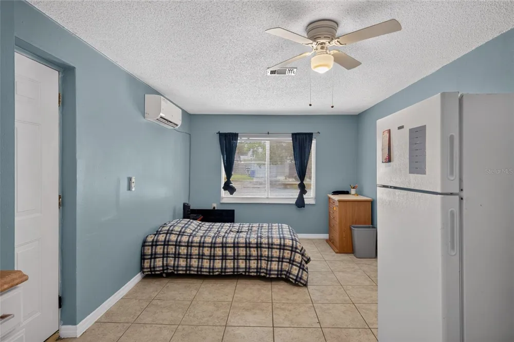 6711 GLEN FOREST COURT Tampa, FL 33615