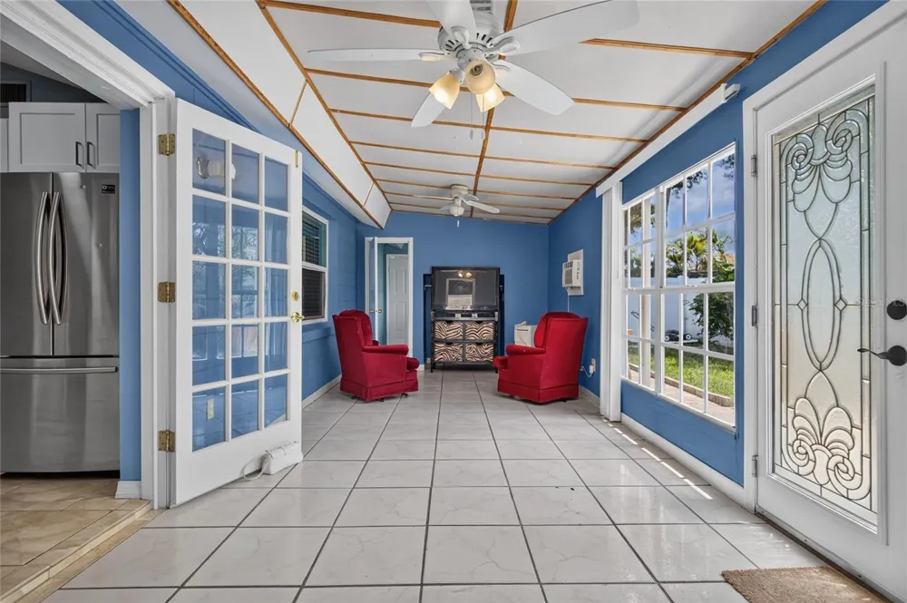 6711 GLEN FOREST COURT Tampa, FL 33615