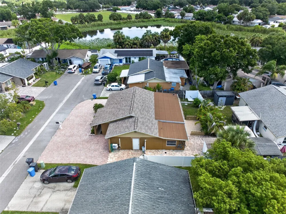 6711 GLEN FOREST COURT Tampa, FL 33615
