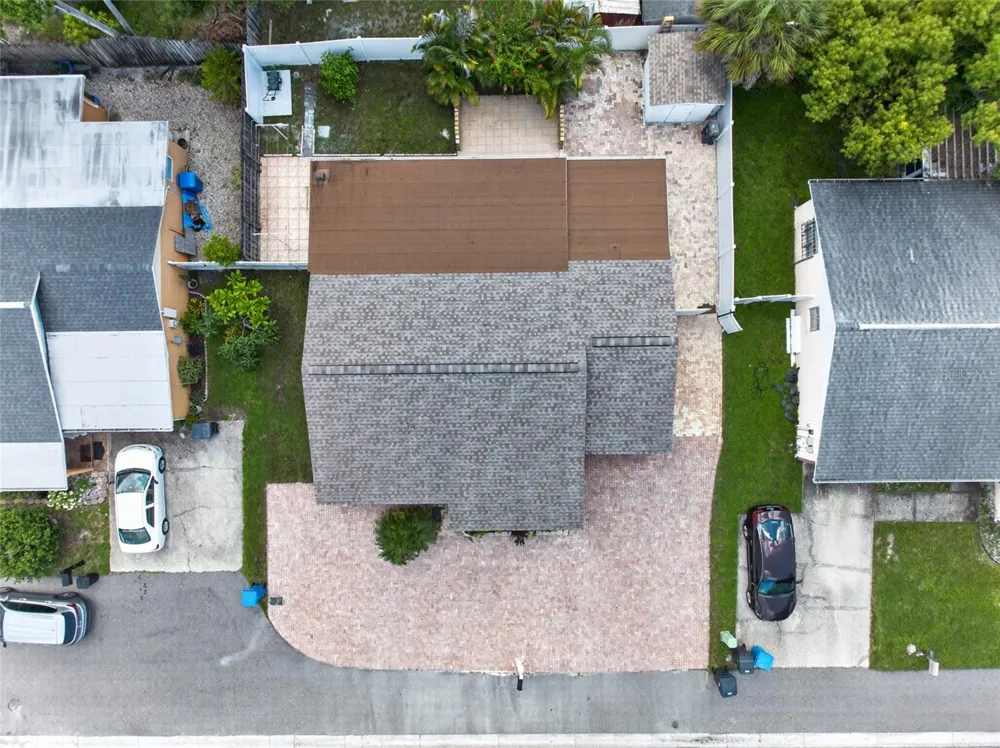 6711 GLEN FOREST COURT Tampa, FL 33615