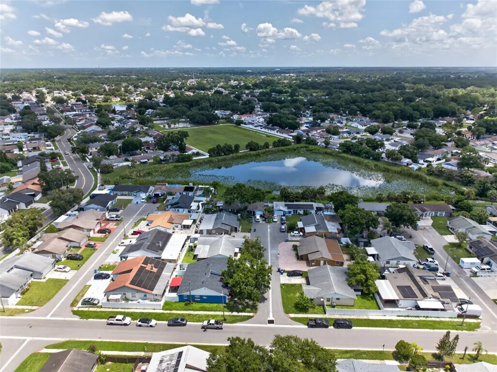 6711 GLEN FOREST COURT Tampa, FL 33615
