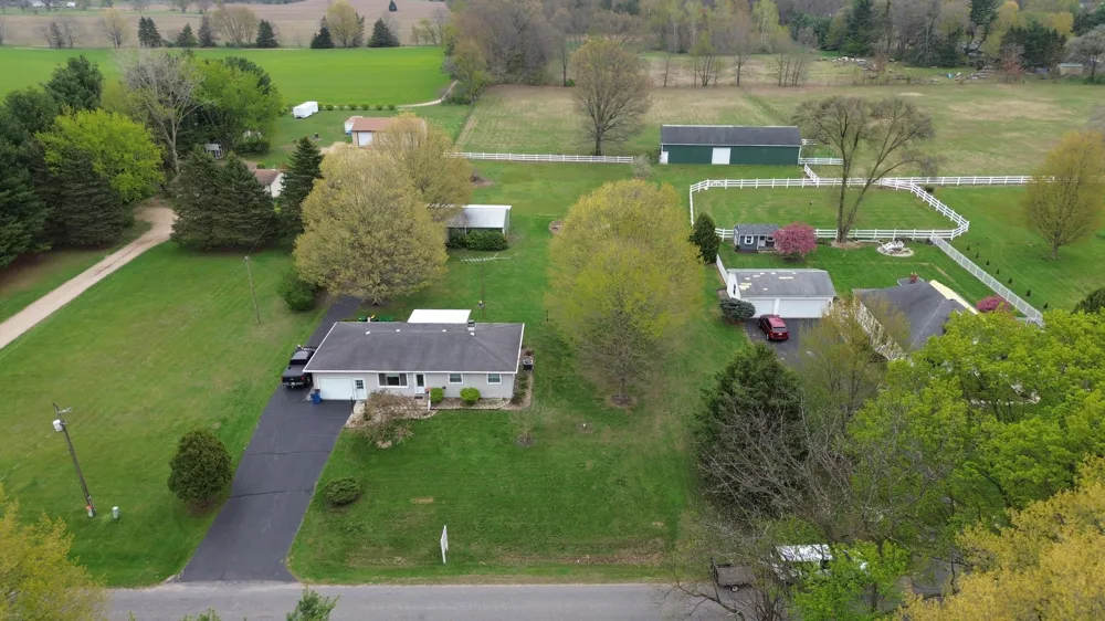 1155 S Bainbridge Center Road Benton Harbor, MI 49022
