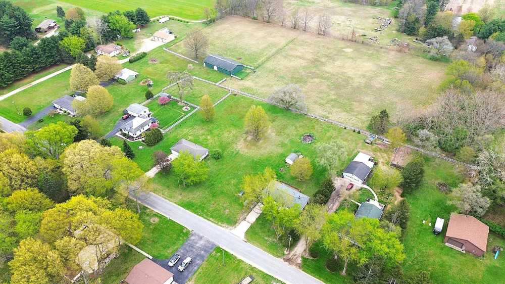 1155 S Bainbridge Center Road Benton Harbor, MI 49022