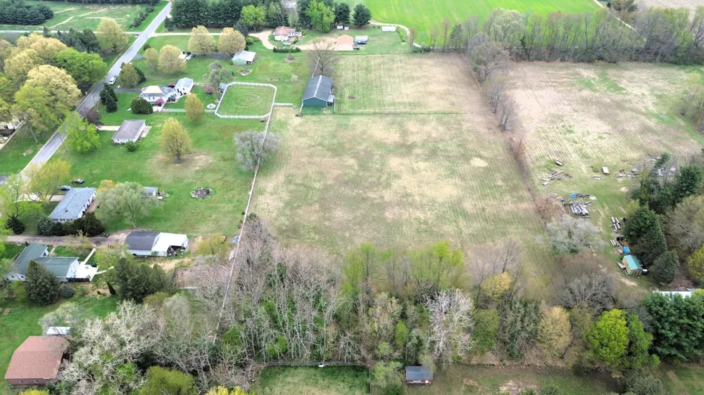 1155 S Bainbridge Center Road Benton Harbor, MI 49022