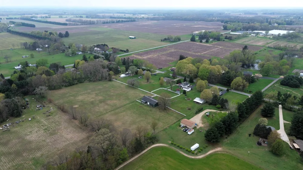 1155 S Bainbridge Center Road Benton Harbor, MI 49022