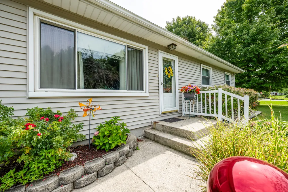 1155 S Bainbridge Center Road Benton Harbor, MI 49022