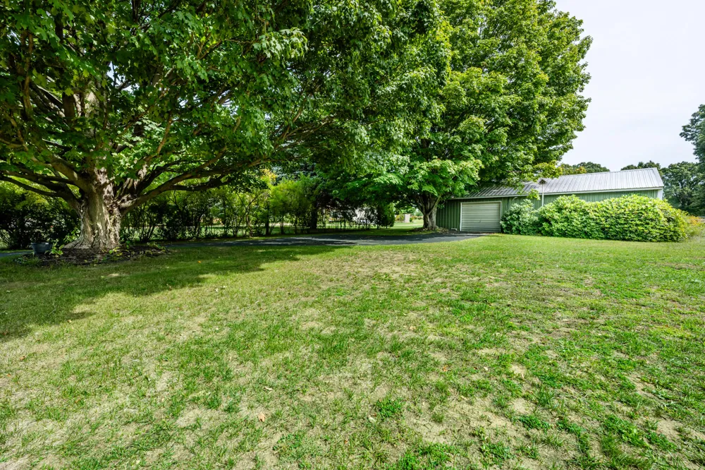 1155 S Bainbridge Center Road Benton Harbor, MI 49022