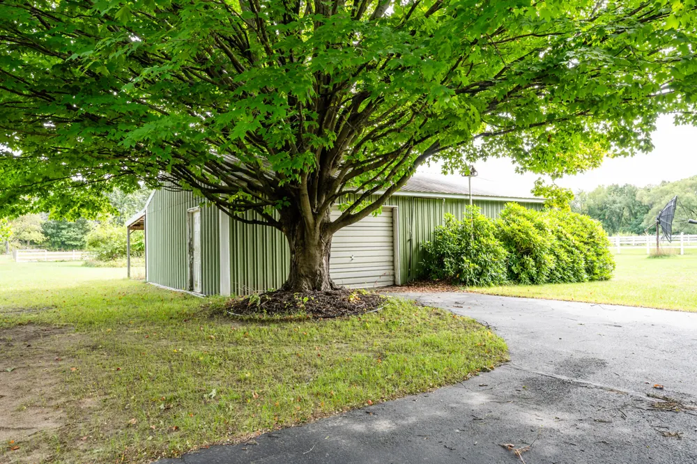 1155 S Bainbridge Center Road Benton Harbor, MI 49022