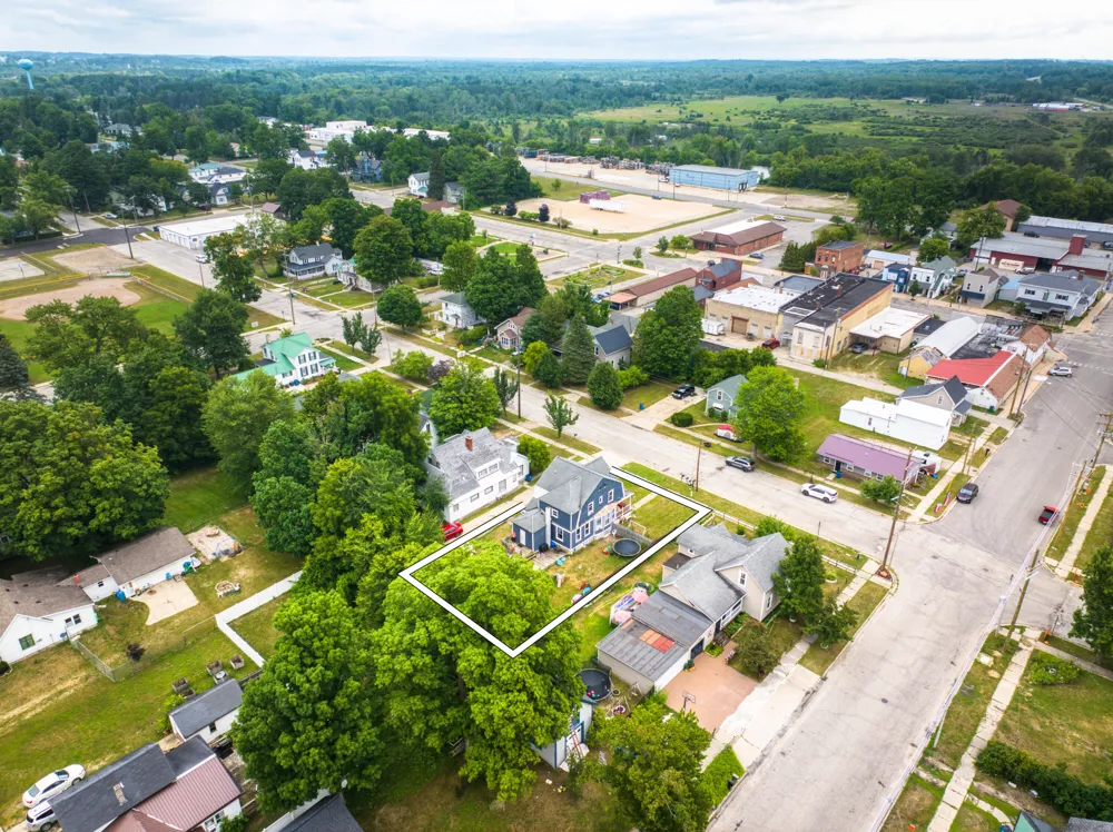 211 Pine Street Evart, MI 49631