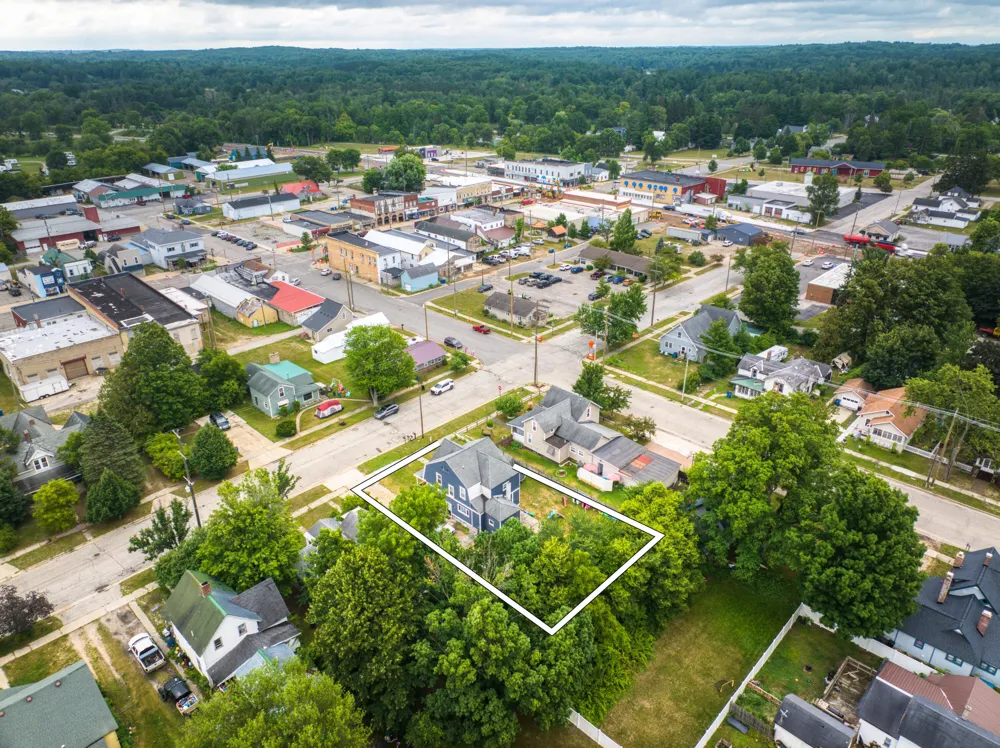 211 Pine Street Evart, MI 49631