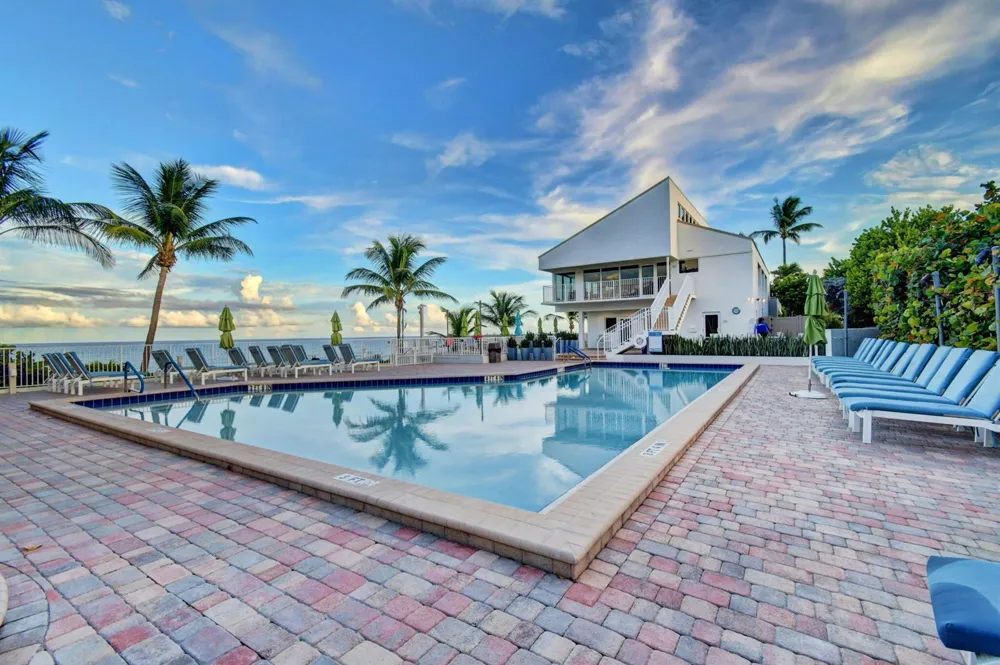 4740 S OCEAN BOULEVARD S #909 Highland Beach, FL 33487