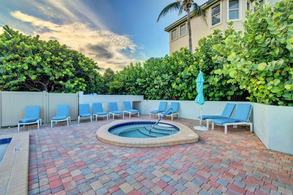 4740 S OCEAN BOULEVARD S #909 Highland Beach, FL 33487