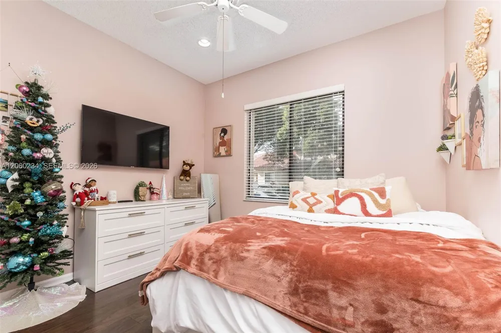 3044 La Mirage Dr Lauderhill, FL 33319
