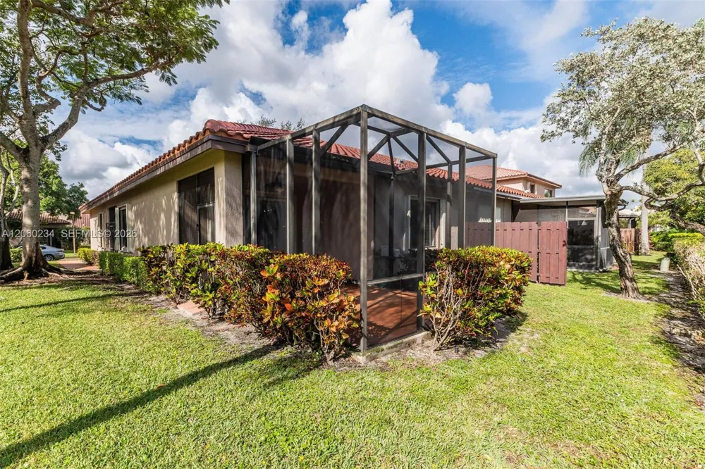 3044 La Mirage Dr Lauderhill, FL 33319