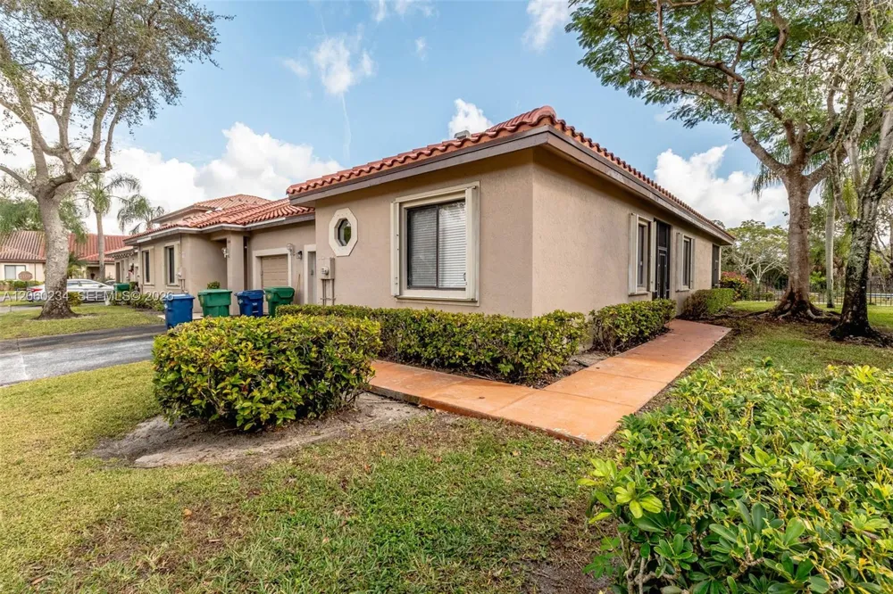 3044 La Mirage Dr Lauderhill, FL 33319