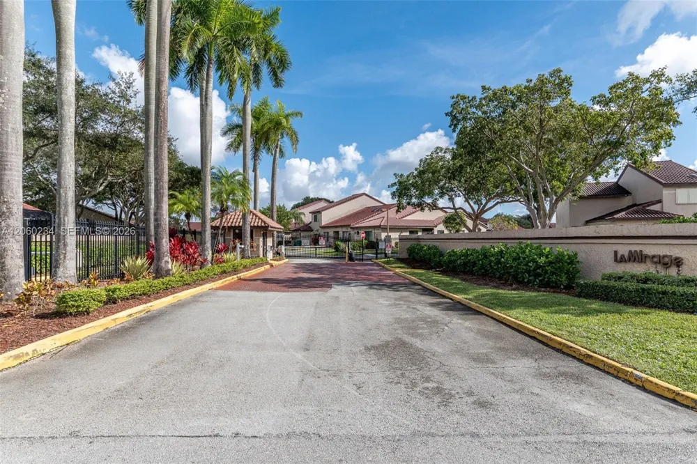 3044 La Mirage Dr Lauderhill, FL 33319
