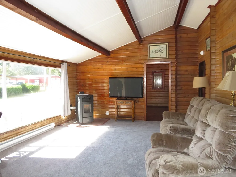 38 Linder Lane Westport, WA 98595