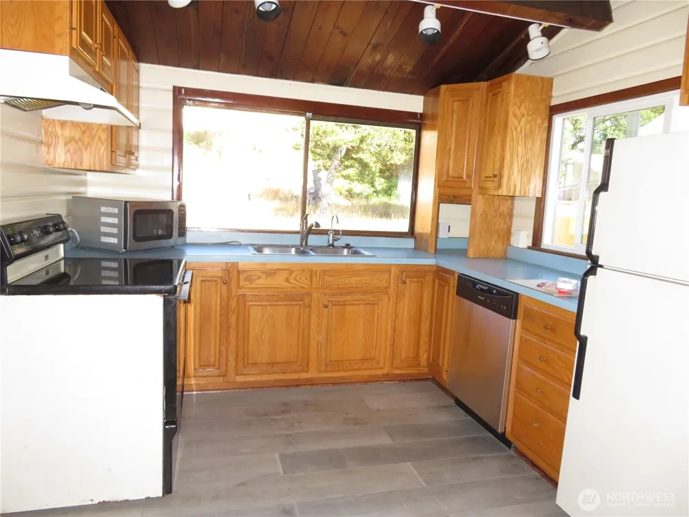 38 Linder Lane Westport, WA 98595