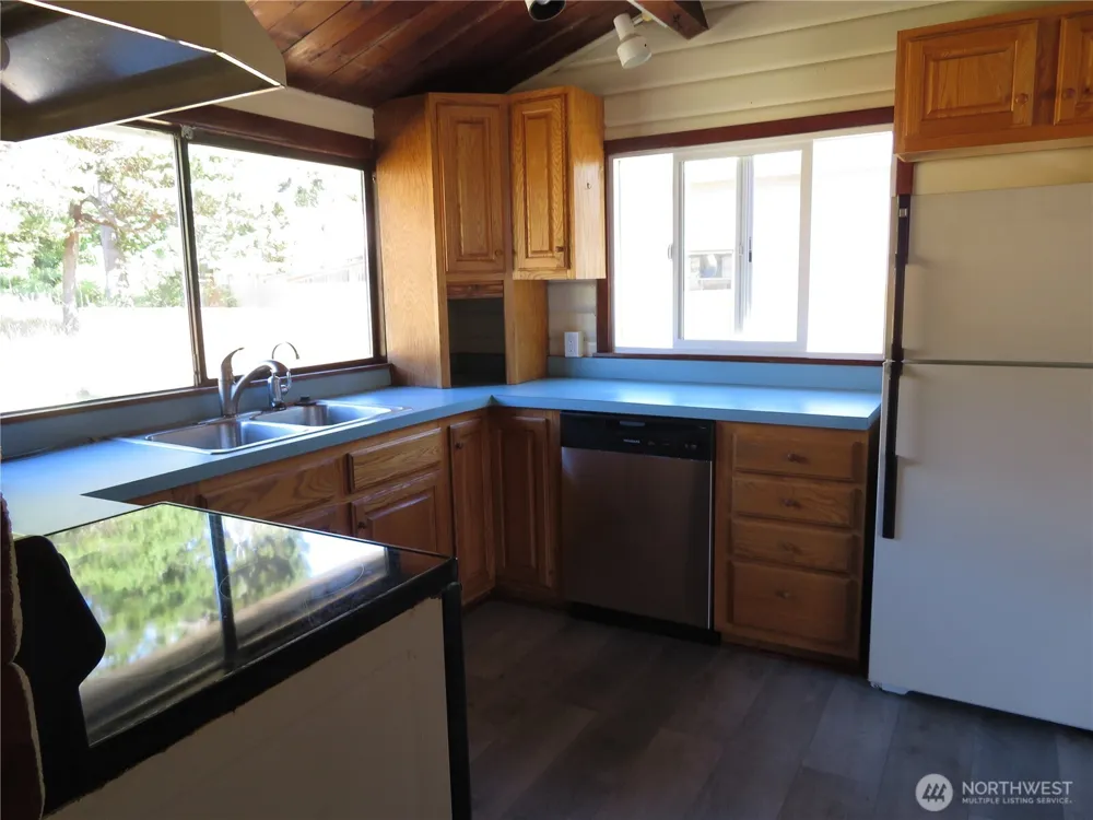 38 Linder Lane Westport, WA 98595