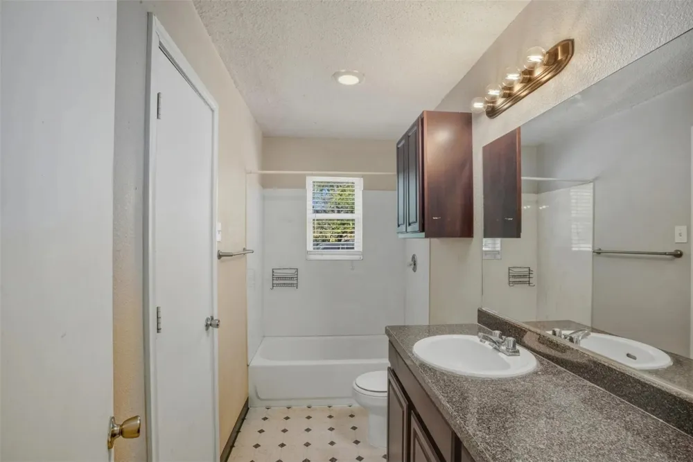 150 S Main Street #206 Euless, TX 76040